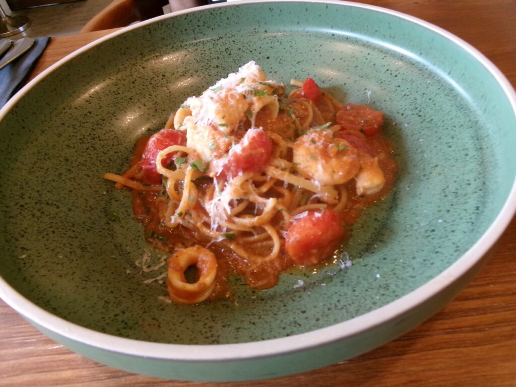 シンガポールのカフェのパスタ