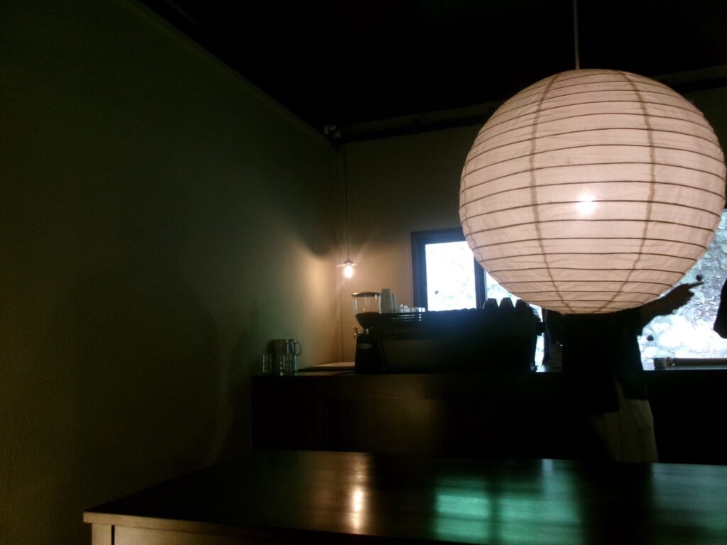 Paaruのシンボルとオシャレな店内