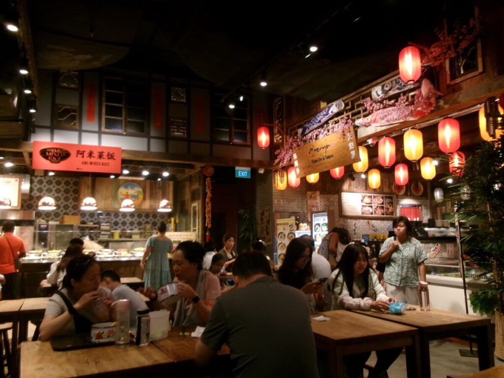 VivoCityのフードコートの雰囲気