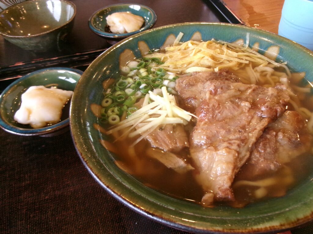 美味しい沖縄そば。