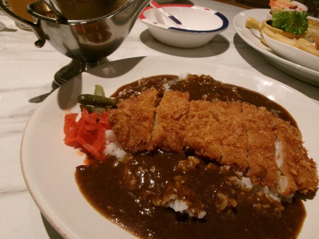 ロイヤルホストのカツカレー