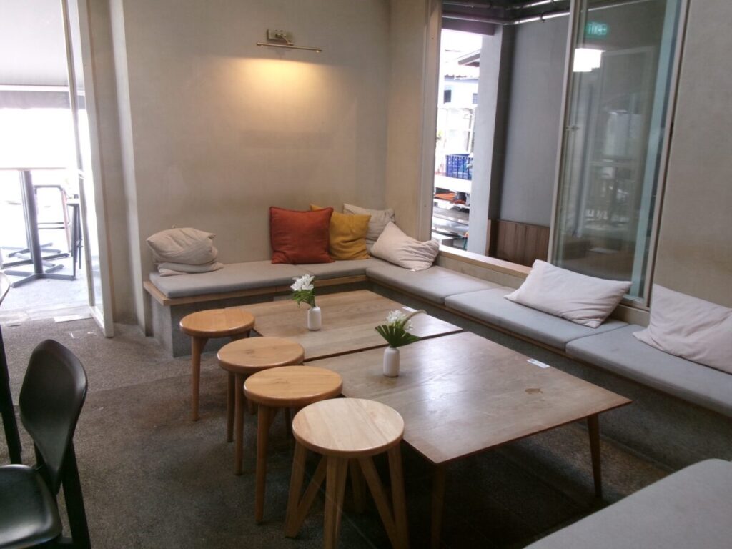 plain vanillaの半テラス席