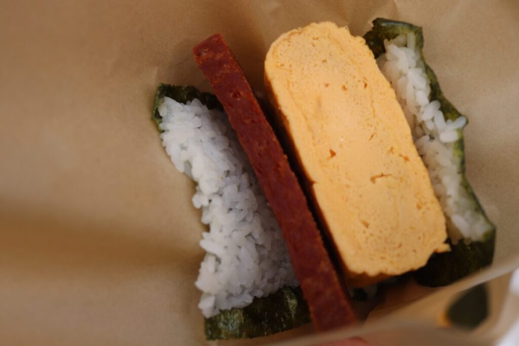 沖縄で人気のグルメ、「ポーたま」
