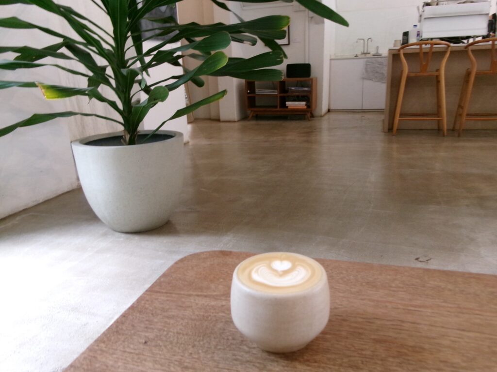 Apartment coffeeのカフェラテ
