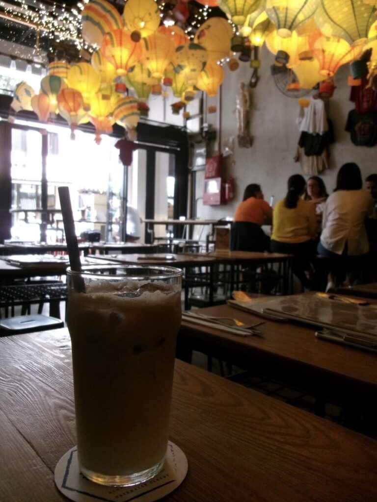 my awesome cafeのアイスラテ