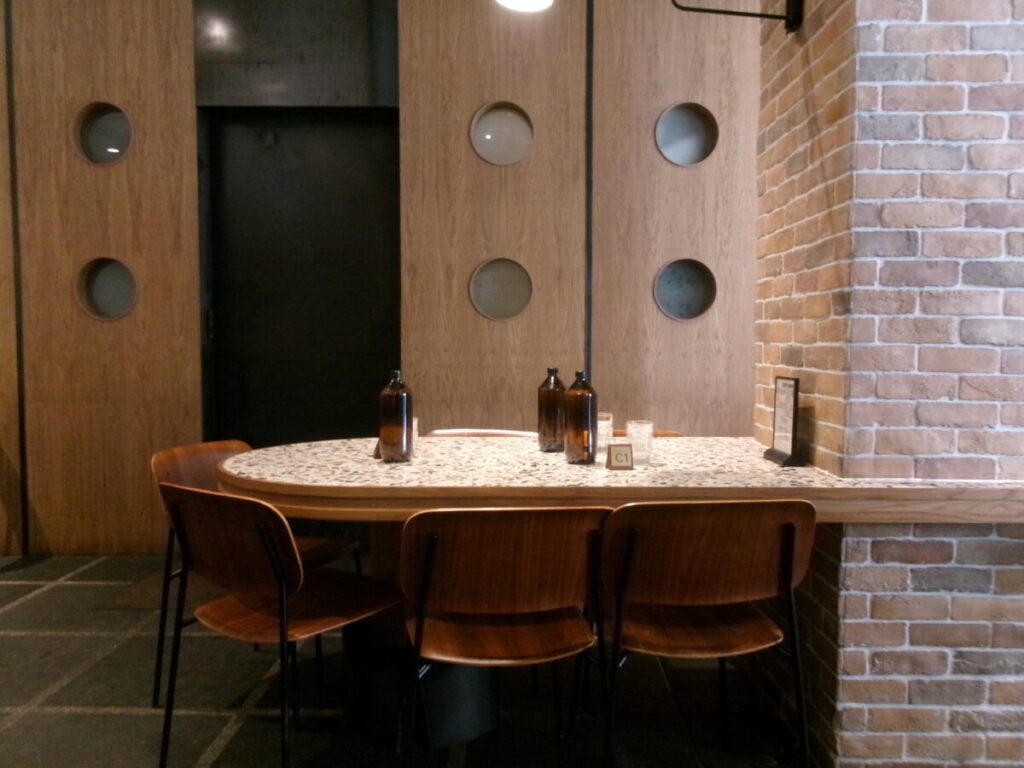 Five Oars Coffee Roastersの内装