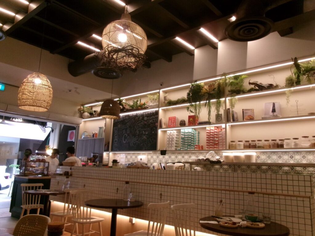 接客が素敵なカフェ。
