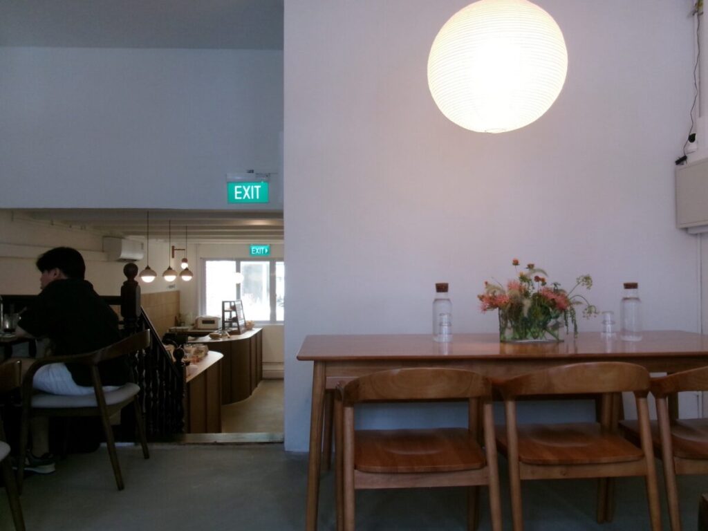 butter tgtのおしゃれな店内