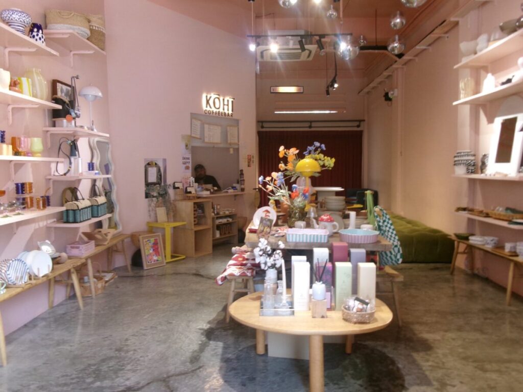 Crane Joo Chiat店のおしゃれな店内