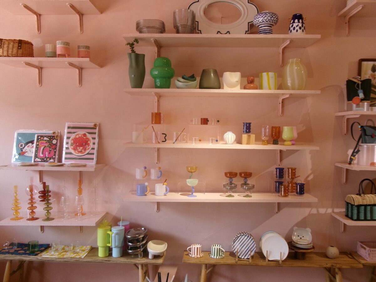 Crane livingの雑貨屋さんの可愛い店内