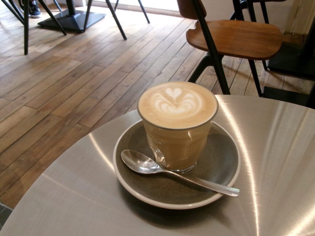 Twenty Eight Cafeのラテ