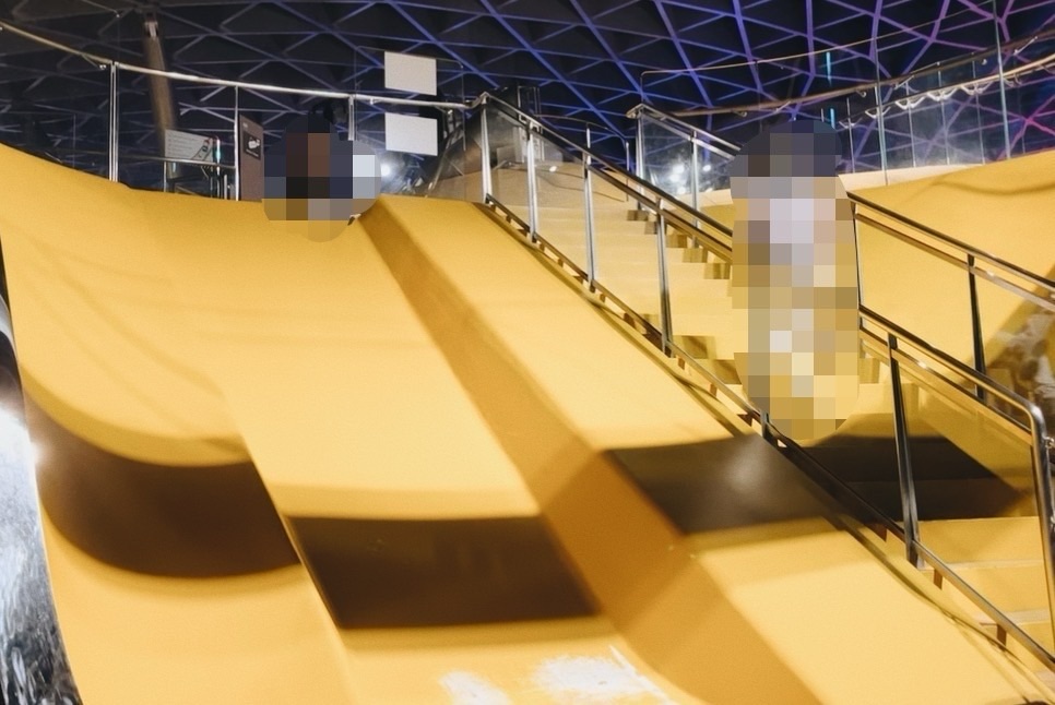 JEWELのプレグラの滑り台