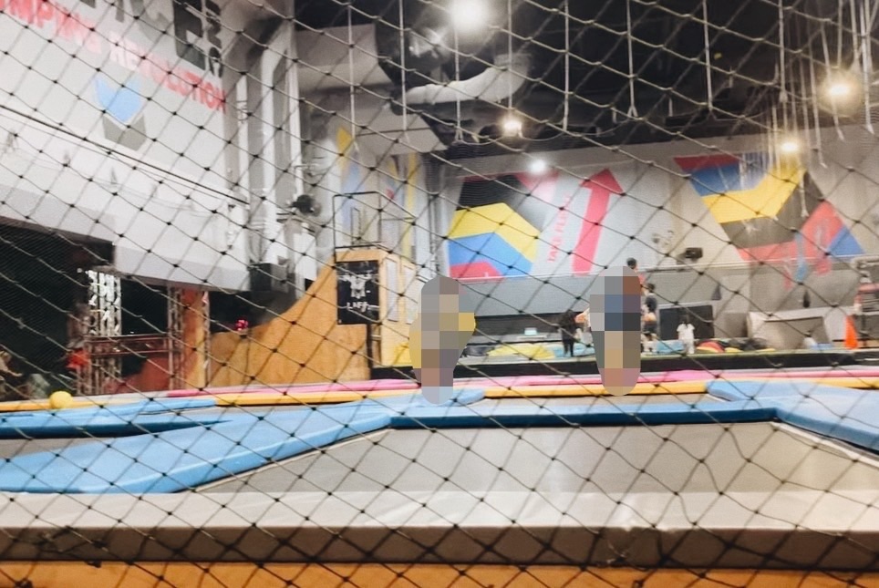 トランポリンのプレグラ「bouce」