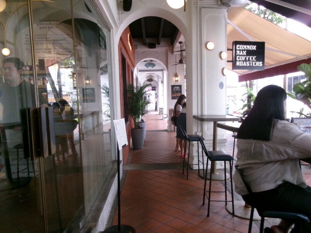 Common man coffee roastersのテラス席