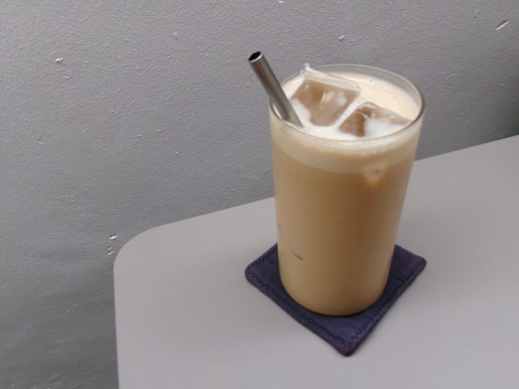 maxi coffeeのアイスラテ