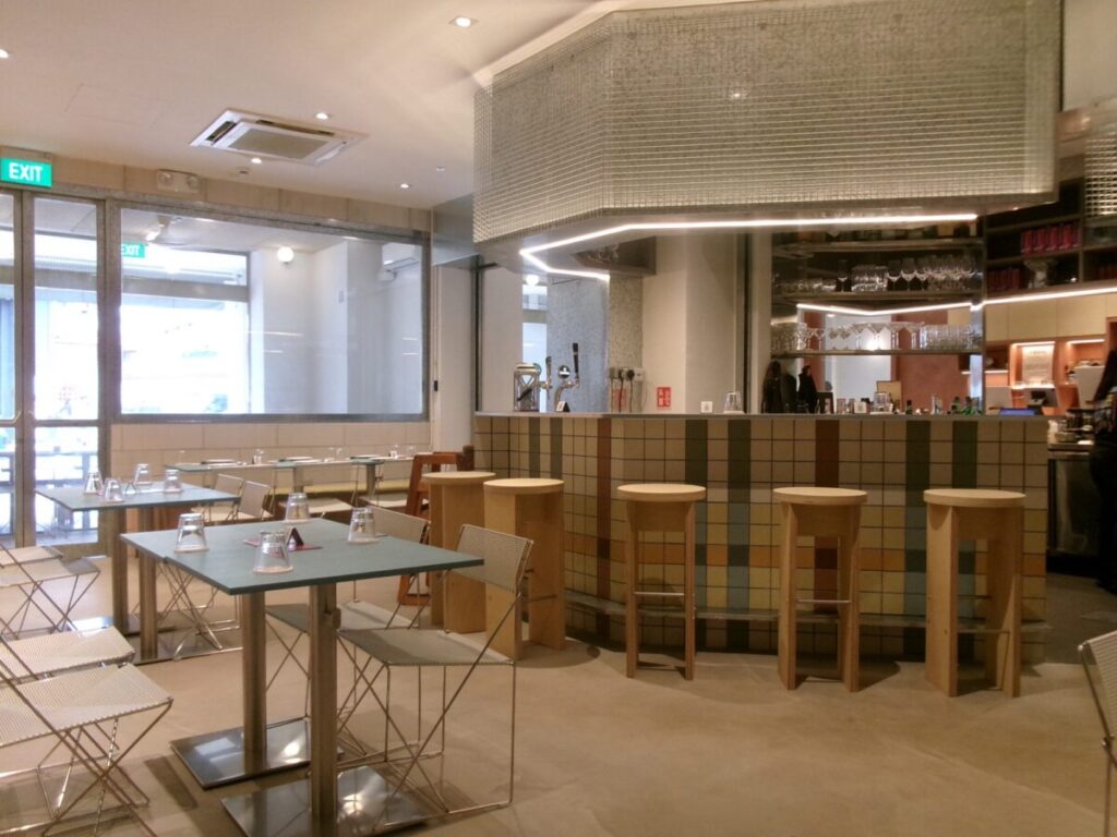 fernwehの広々とした店内