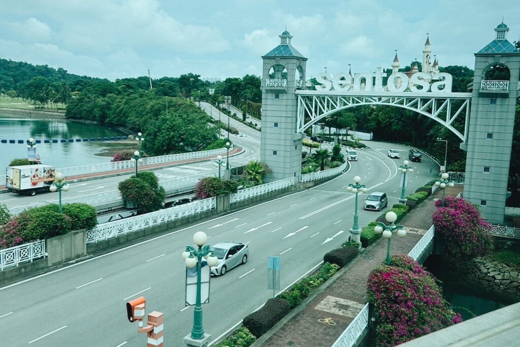 セントーサ島に歩いて行ける道