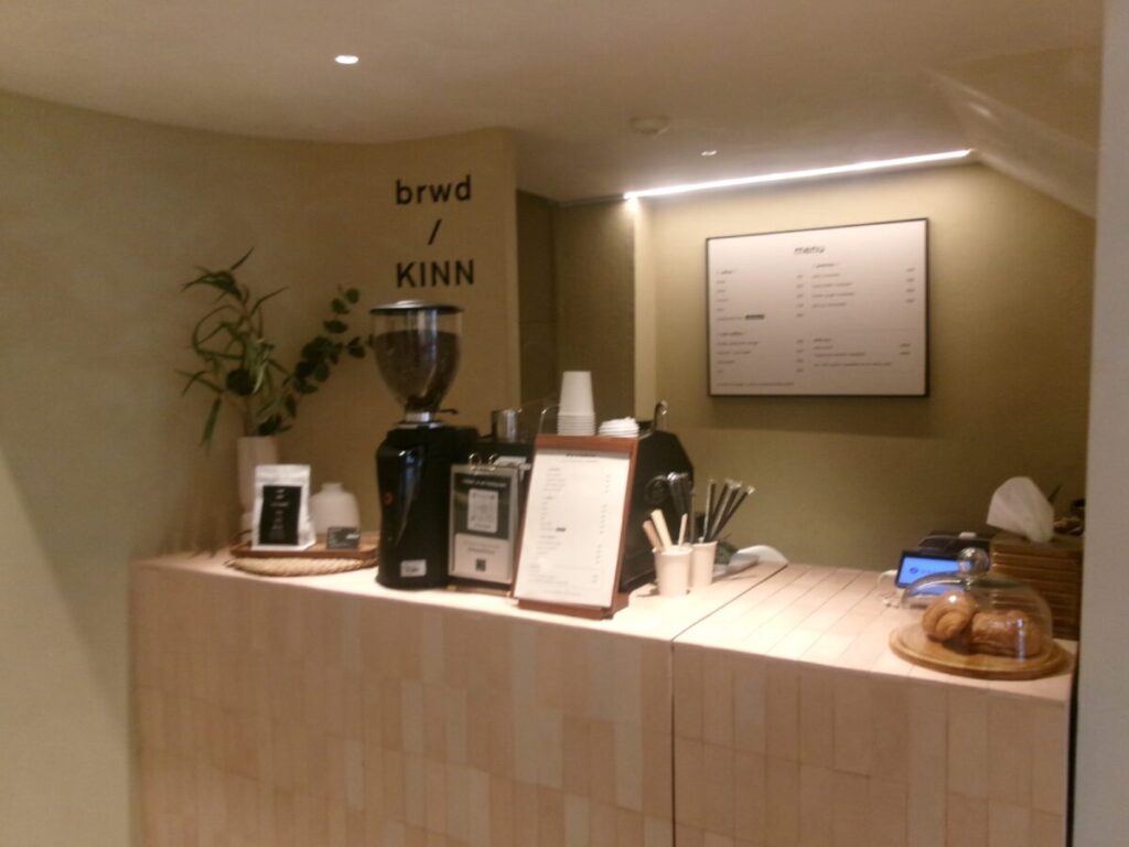 brwd kinnのコーヒーカウンター