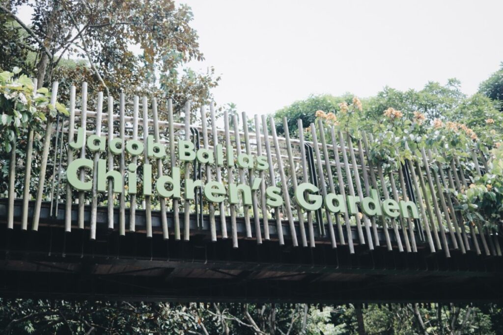 Jacob Ballas children's Gardenの看板