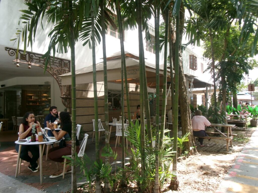 リバーバレーのテラス席が素敵なカフェ