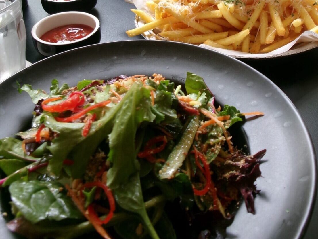 PS. Cafeのサラダとポテトとパスタ