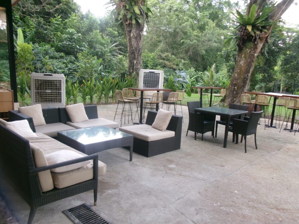 Curly'sのテラス席