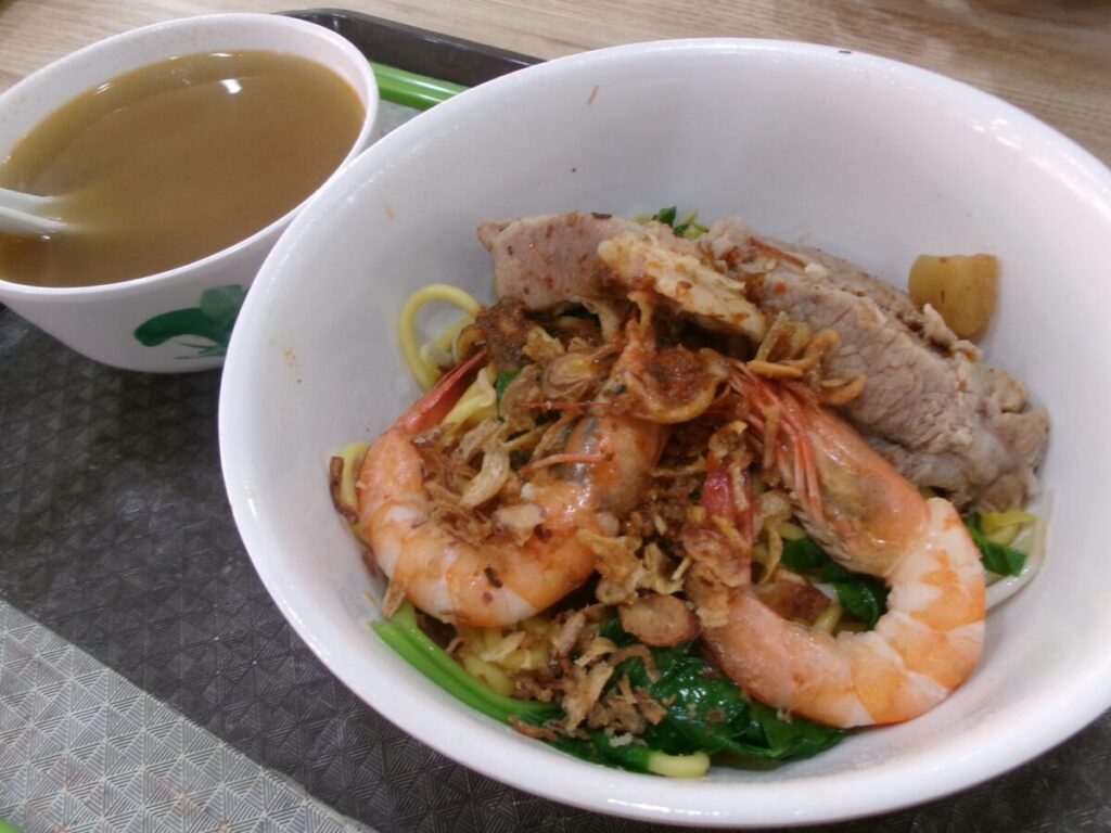 チョンバルマーケットのプラウンヌードル