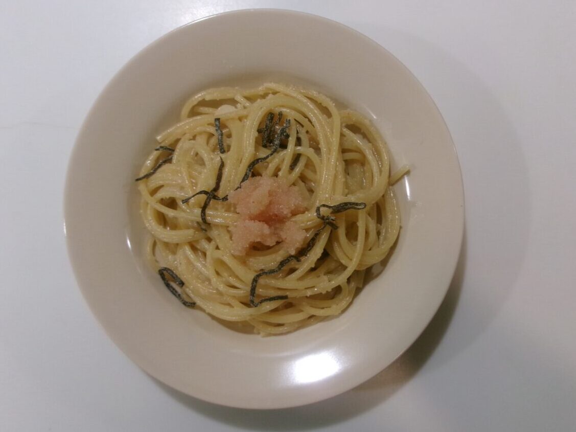 明太子パスタとホーカー皿