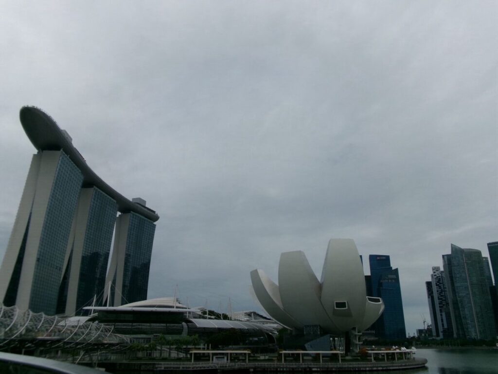 サイクリング中のマリーナベイサンズの写真