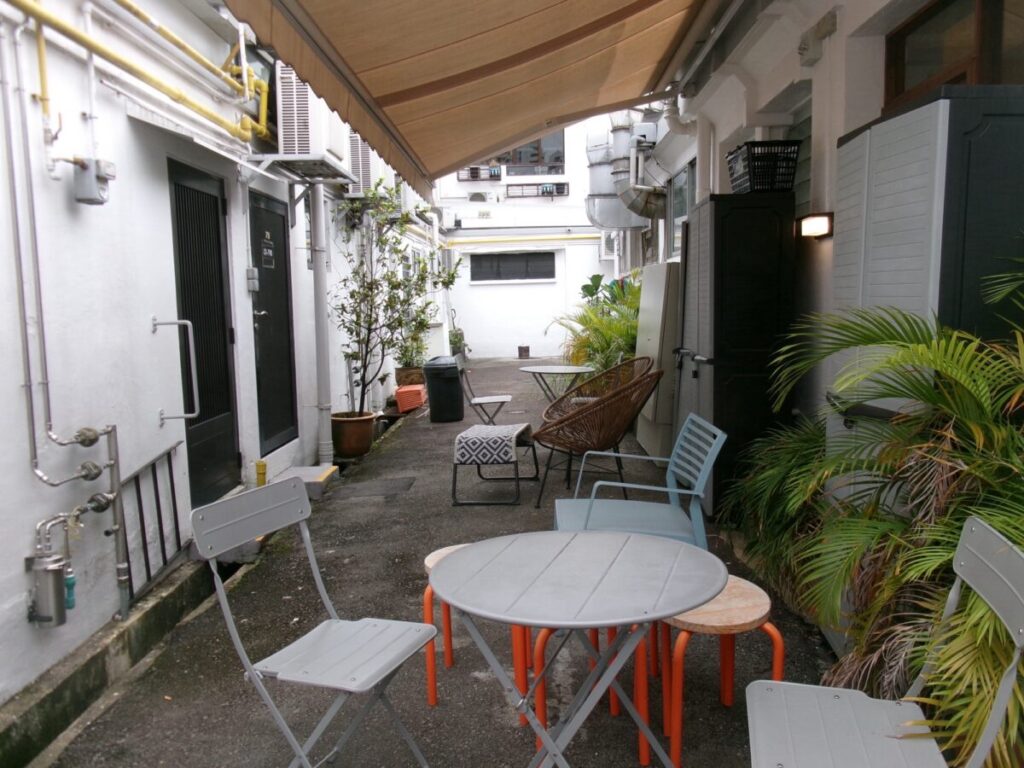 glass roastersの裏のテラス席