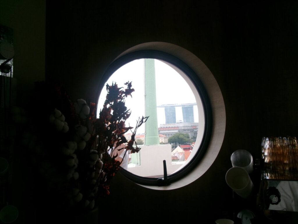 POUT Rooftop Cafeの窓から見える景色