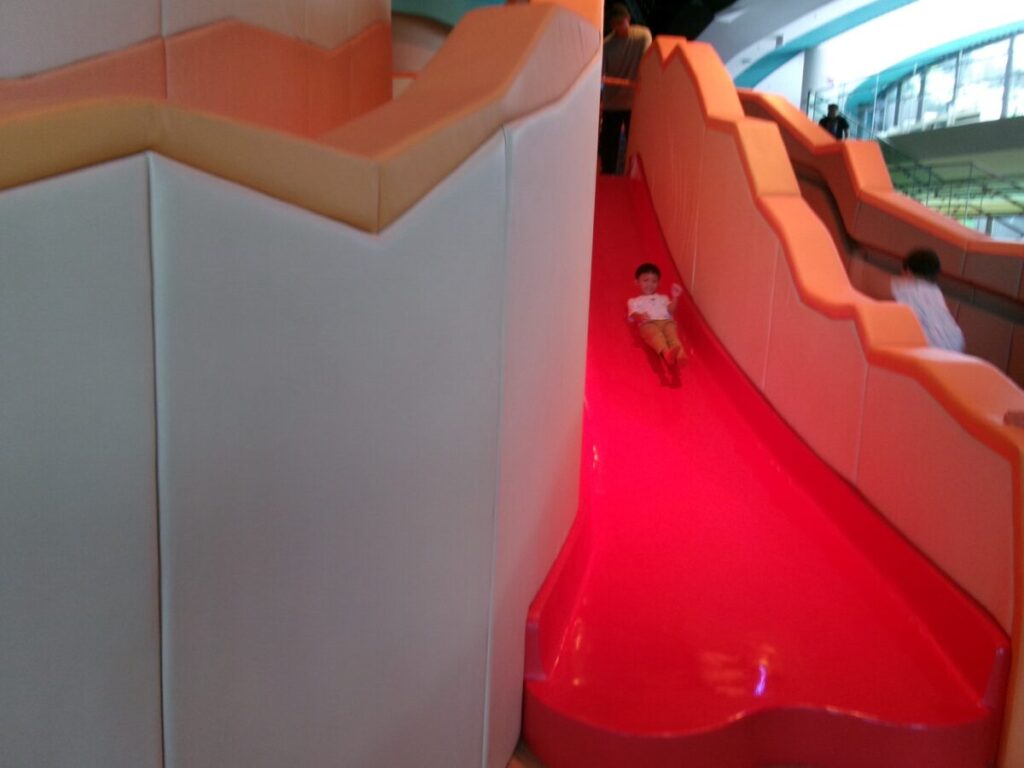 curiosity coveの滑り台