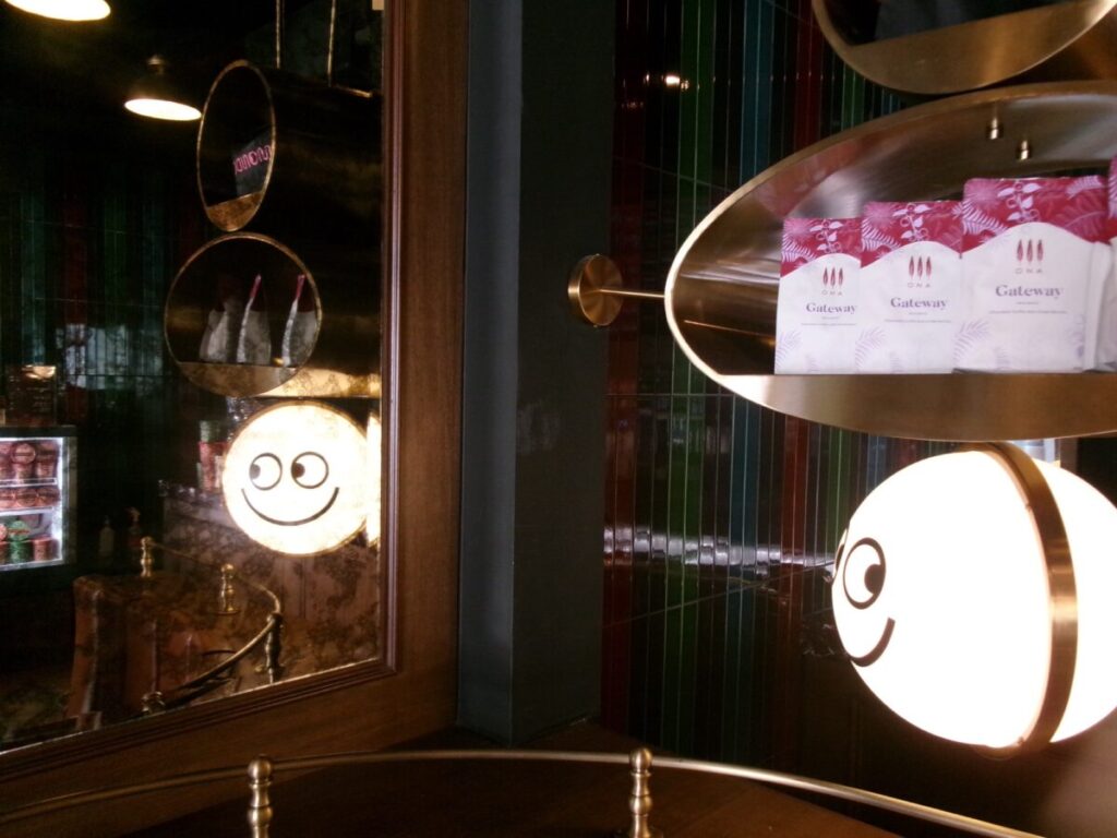 ジェラート屋さん"Mondo"の店内