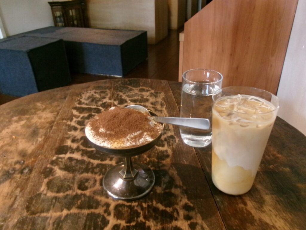 Ceresのティラミスとアイスラテ