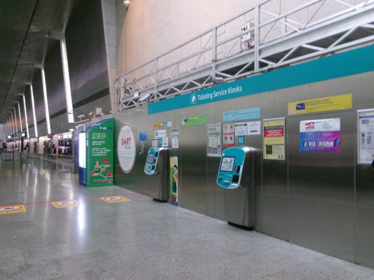 シンガポールのチャンギ空港のチャージの機械