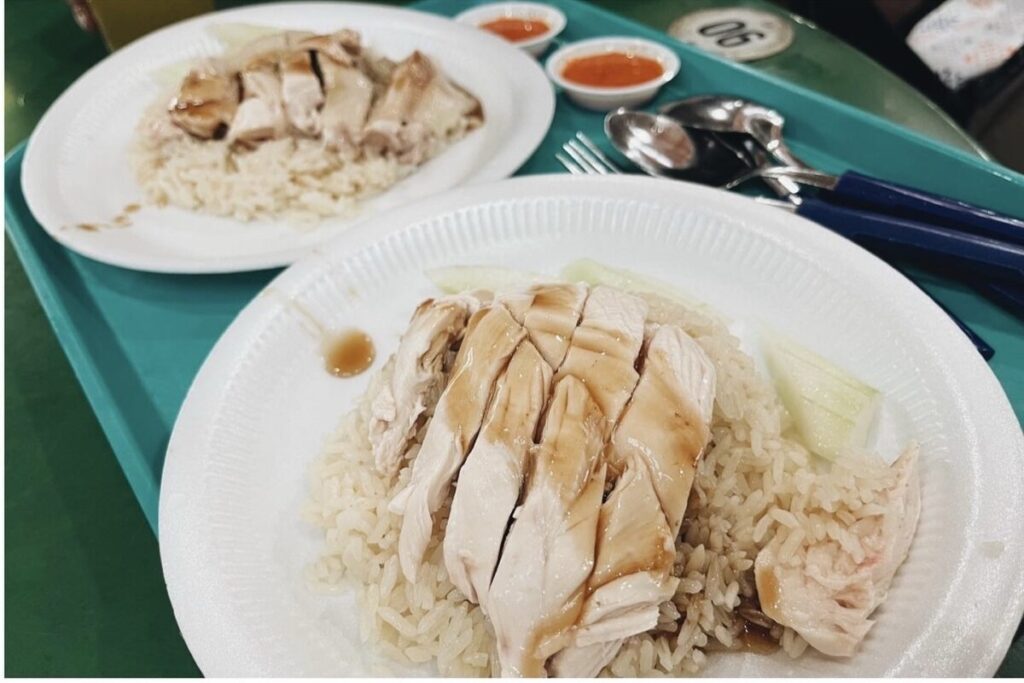 マクスウェルフードセンターのTian Tian Hainanese Chicken Riceのチキンライス