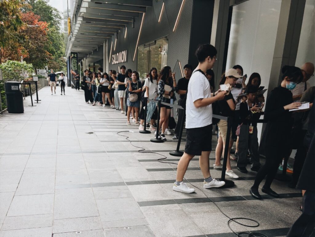 シンガポールでよく見かける行列