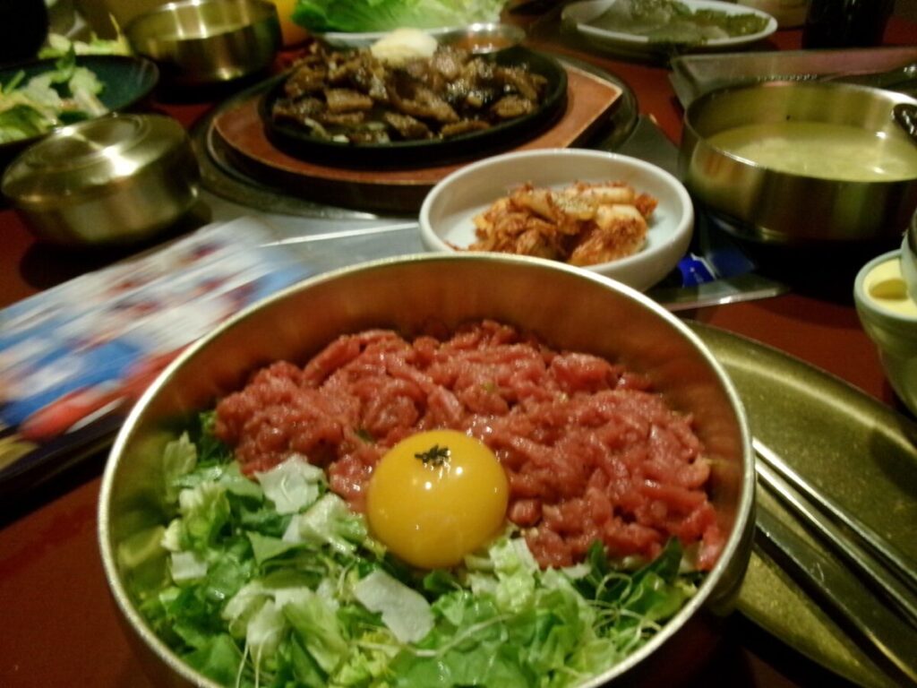 韓国料理のお店SODENGのユッケビビンバ