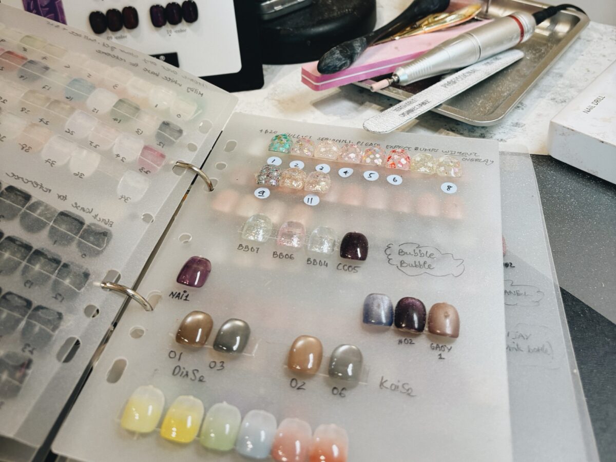 ローカルネイルのカラーサンプル