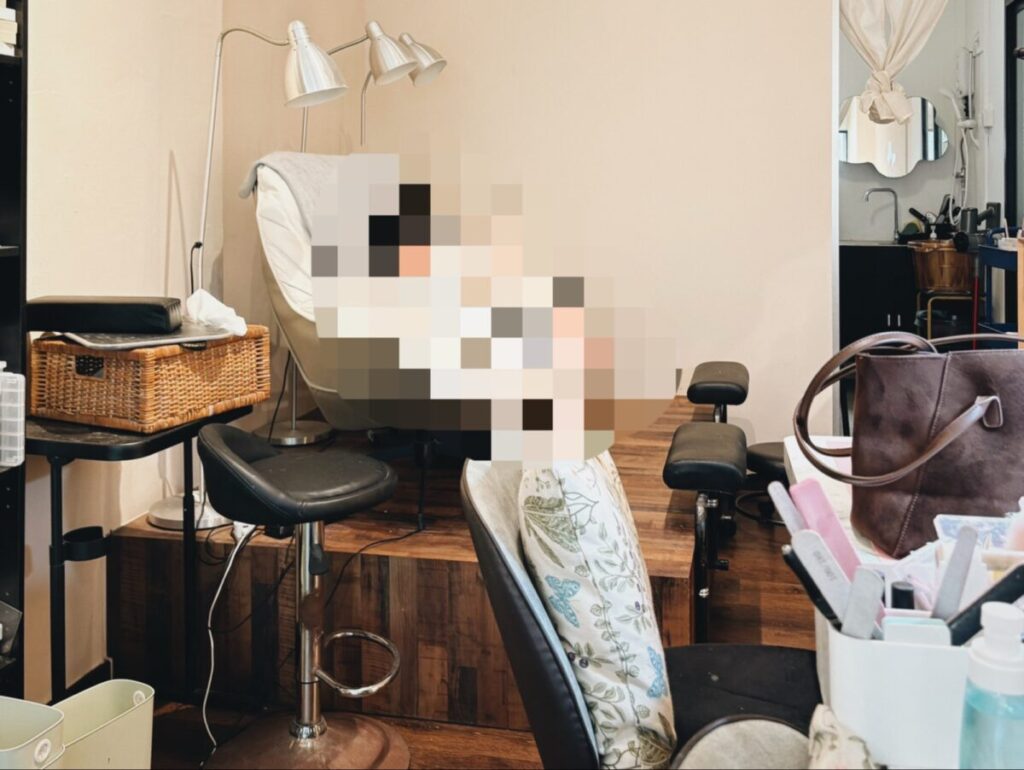 ローカルサロンの店内