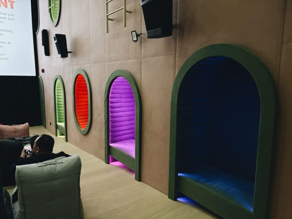 Shaw centre lidoのdreamersの側面の座席