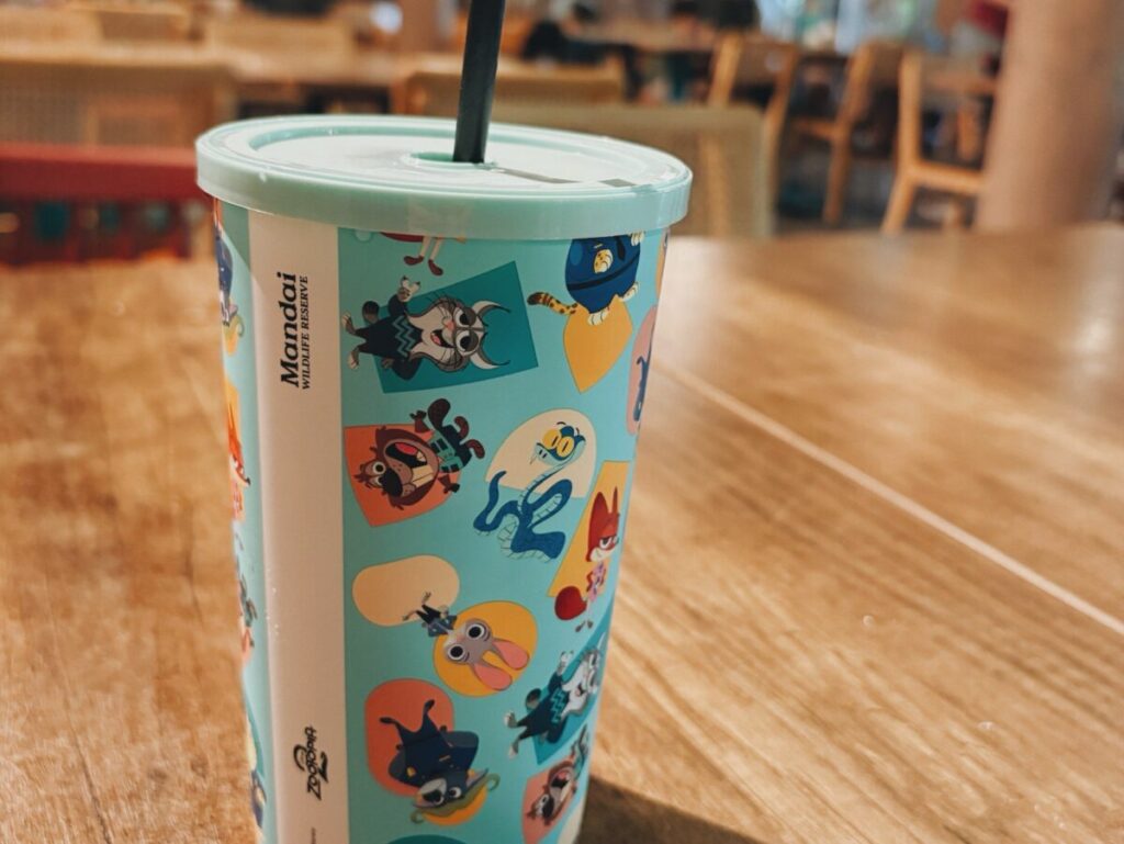 シンガポール動物園のテイクアウトのズートピアのカップ