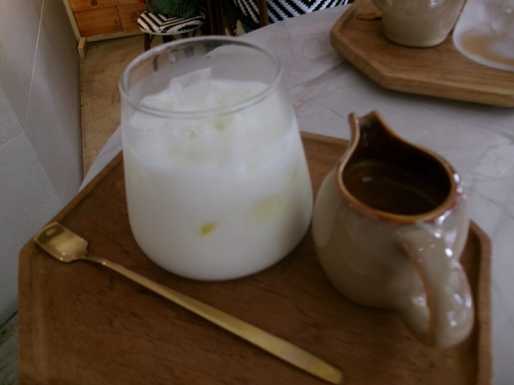 Chez Suzette のアイスラテ
