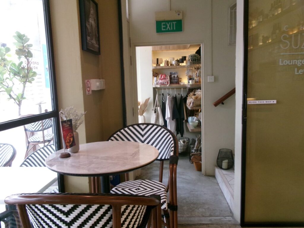 "Chez Suzette"のおしゃれな店内