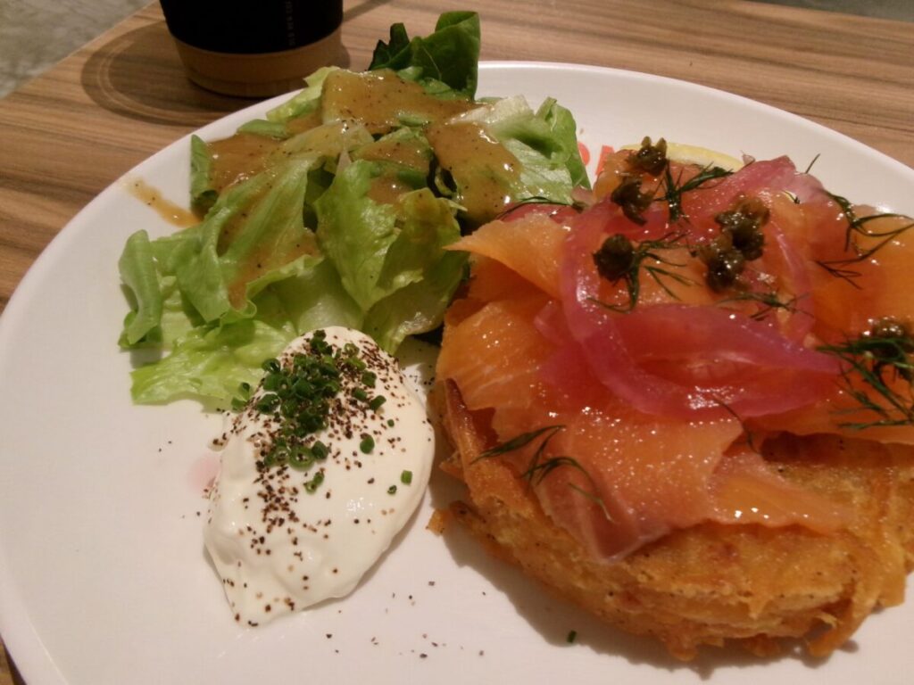 PÖONSTI / Old Hen Coffeeのロスティ