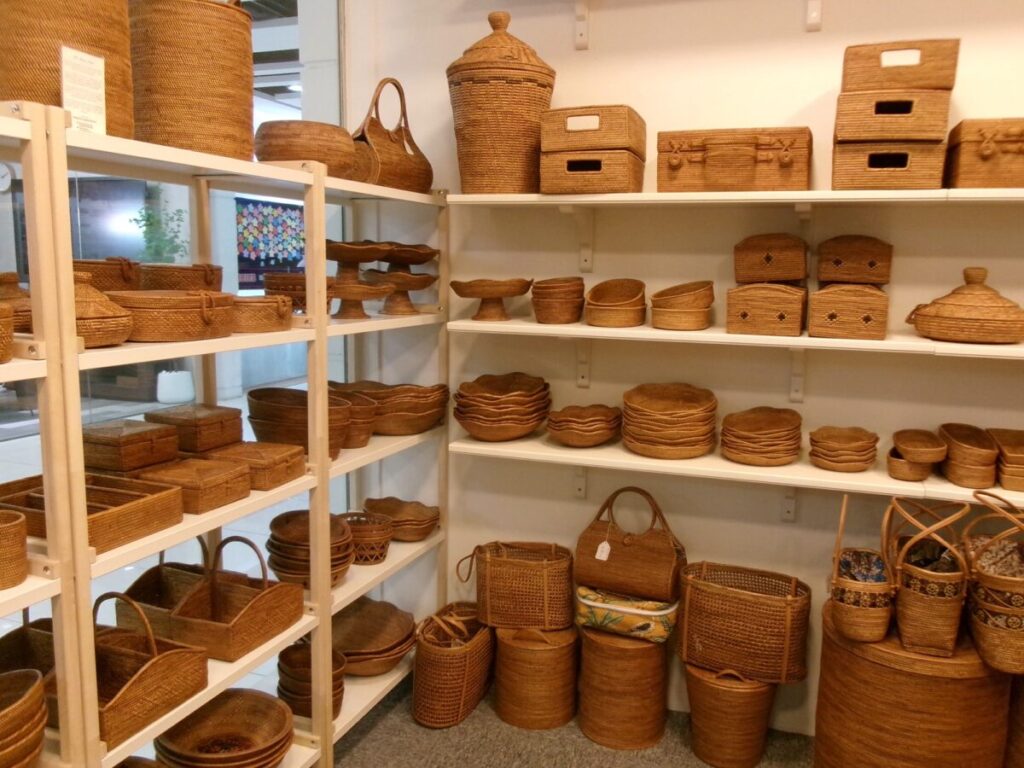 Atah Basketのたくさんのカゴ
