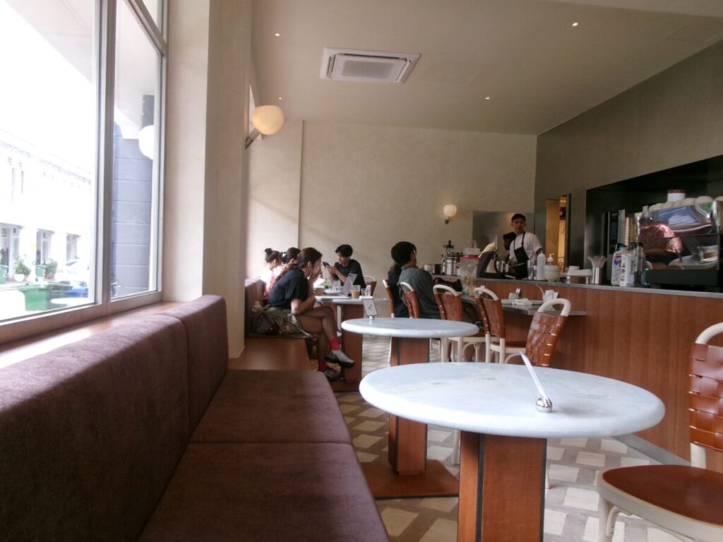 Elijah Piesの店内