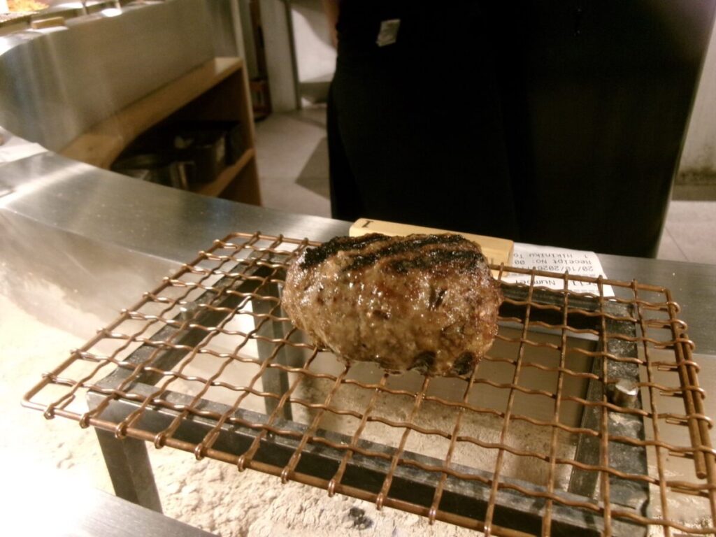 肉と米（Hikiniku to Come）のハンバーグ